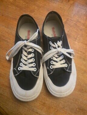 Softmoc Vegan Size 39 Black Canvas Lace-Up Sneakers with White Soles